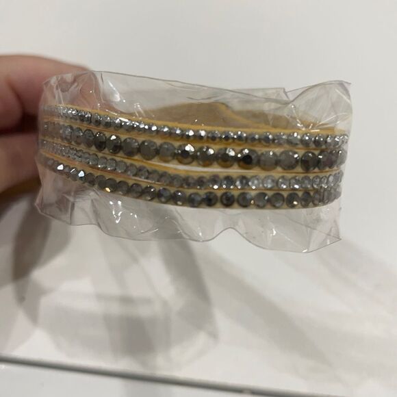 FOUR STRAND yellow khaki rhinestone bracelet! - Picture 1 of 6